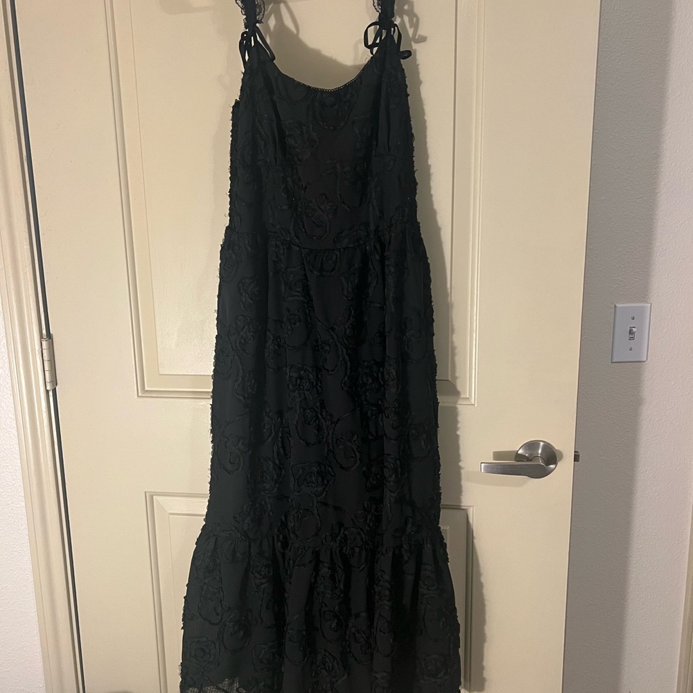 Black Tiered Ruffled Maxi Sundress with Spaghetti Straps for Cocktail